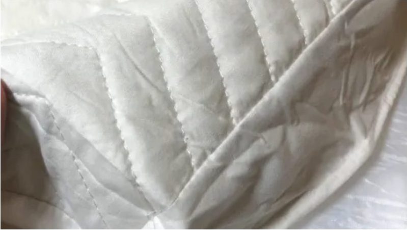 三つ折りマットレスのニット面